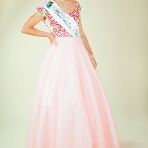 Prom/pageant dress